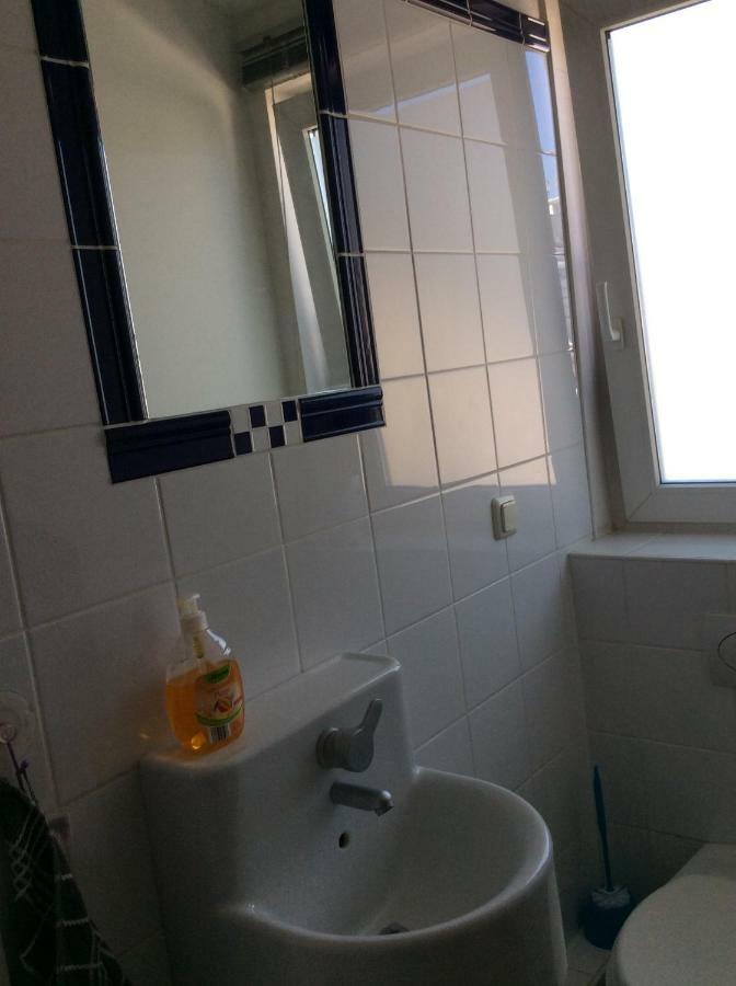 Dachstudio Mit Bad Und Terasse Privatunterkunft *